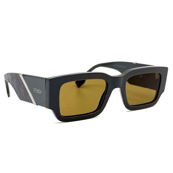 NEW!!!  FENDI Sunglasses FE40131I 20E Authentic - Picture 1 of 12